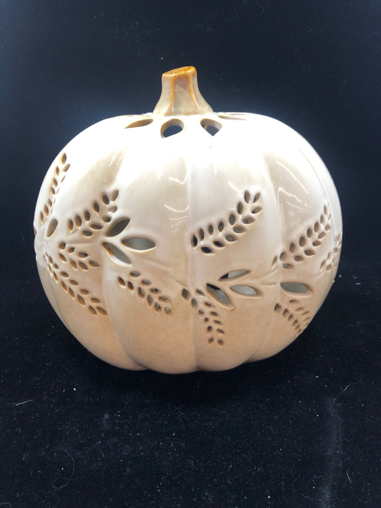 LEAFY PUMPKIN VOTIVE CANDLE HOLDER.