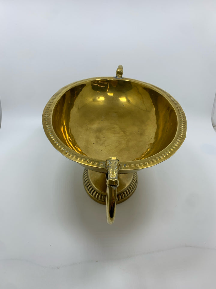 BRASS PEDESTAL CENTERPIECE BOWL W/KOY FISH HANDLES.