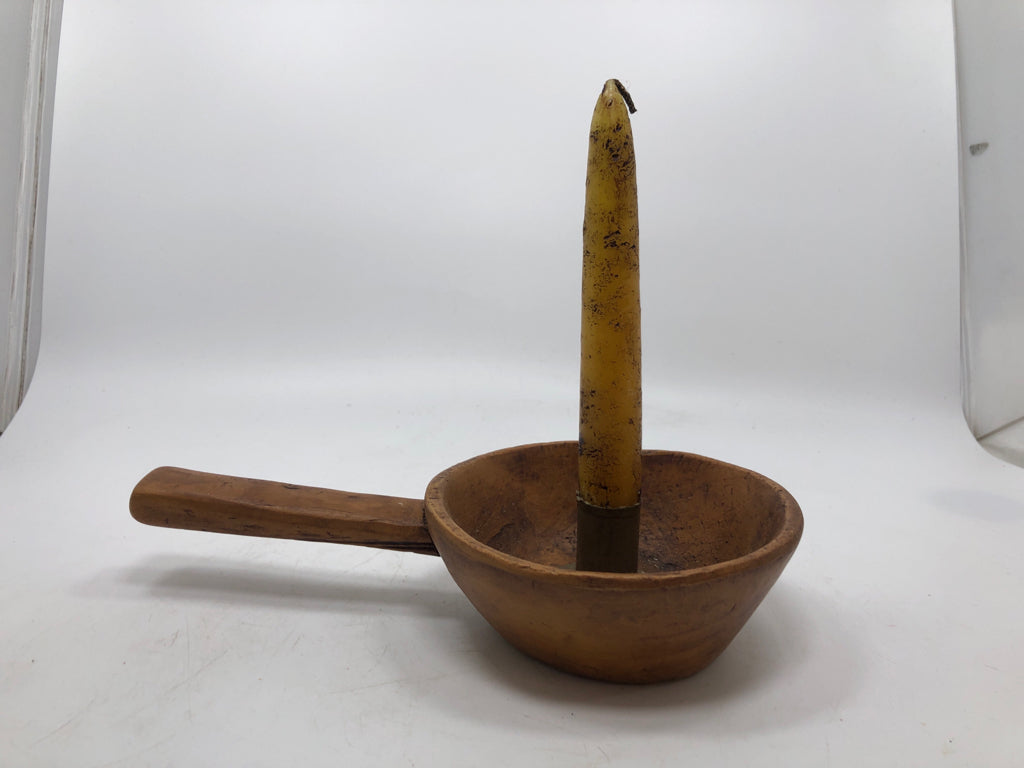 PRIMITIVE TREENWARE CANDLE.
