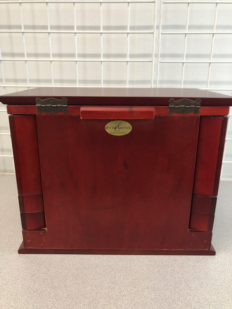 RED WOOD EXPANDABLE JEWELRY BOX W/FLIP LID.