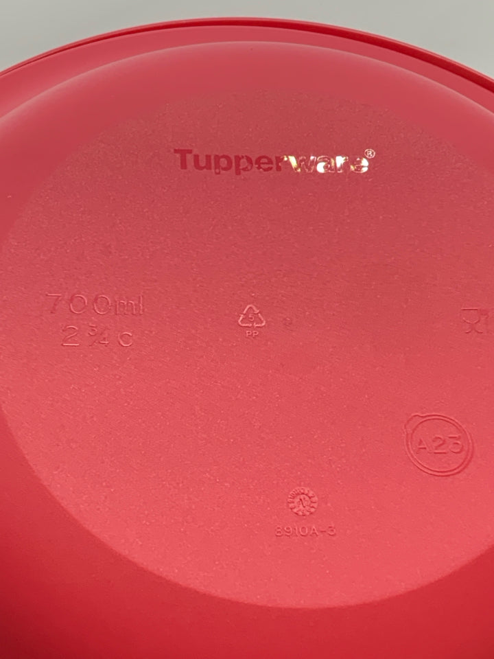 4 PINK TUPPERWARE PLATES W/AIRTIGHT LIDS.