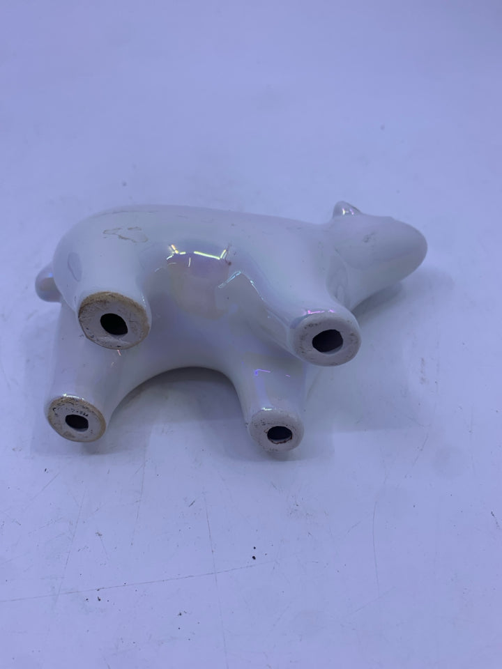 PEARLESCENT POLAR BEAR FIGURE W/GOLD.