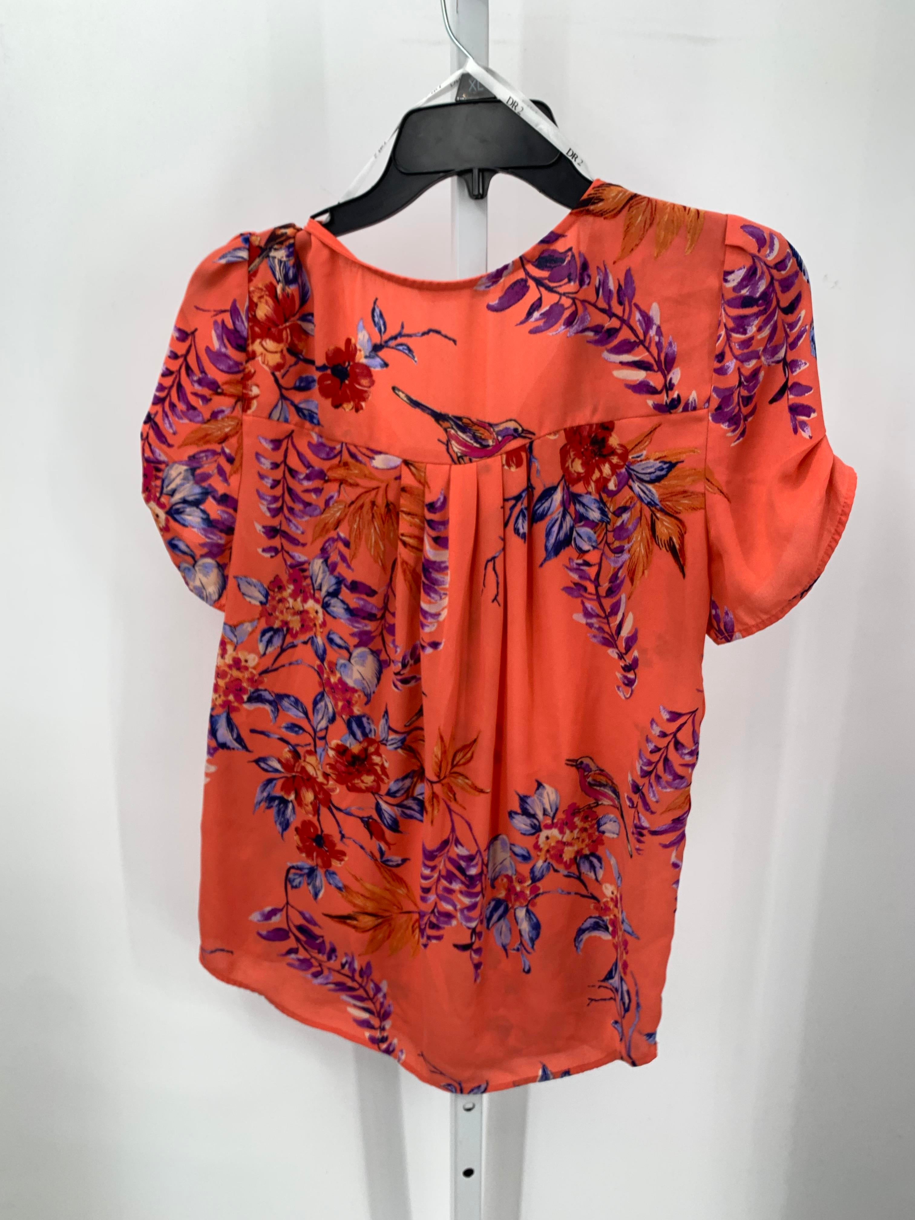 Size Medium Misses Short Sleeve Shirt