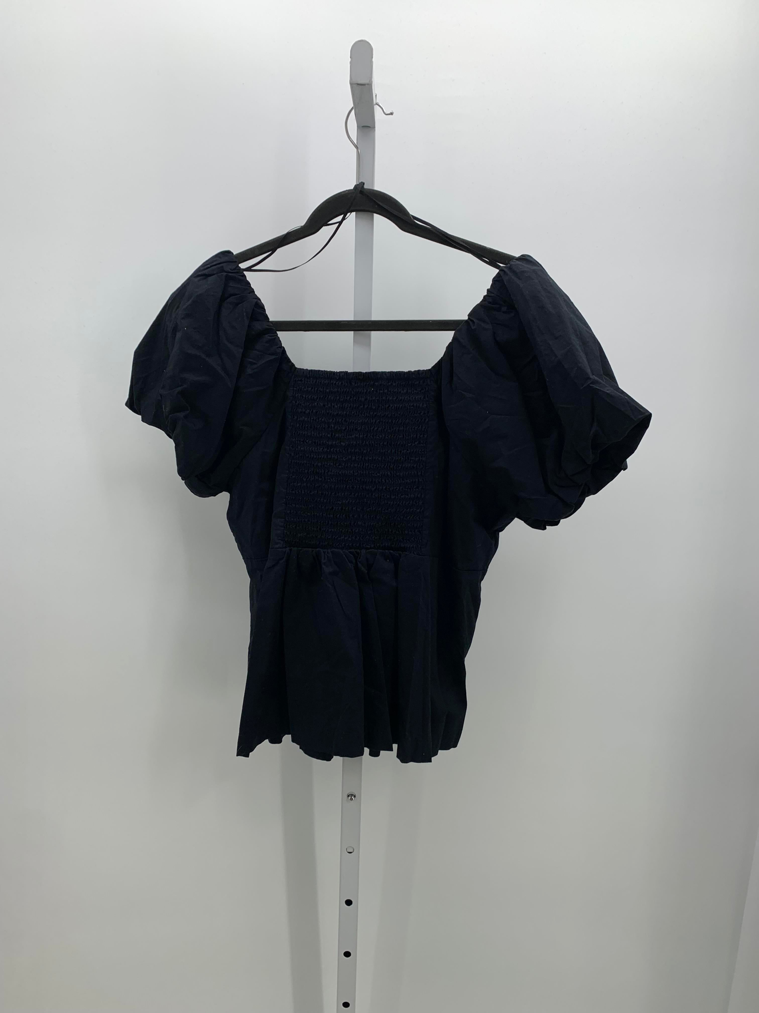 Old Navy Size Extra Large Misses Short Sleeve Shirt
