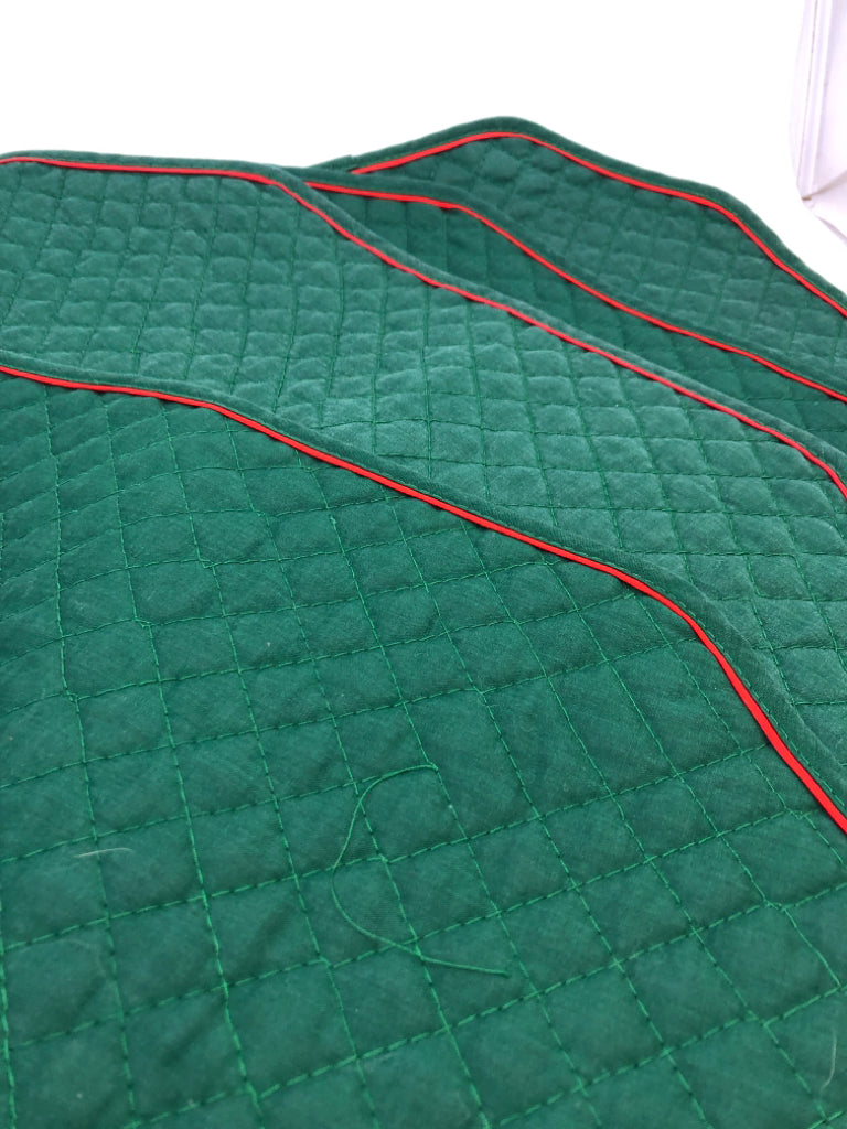4 GREEN PLACEMATS W RED TRIM.
