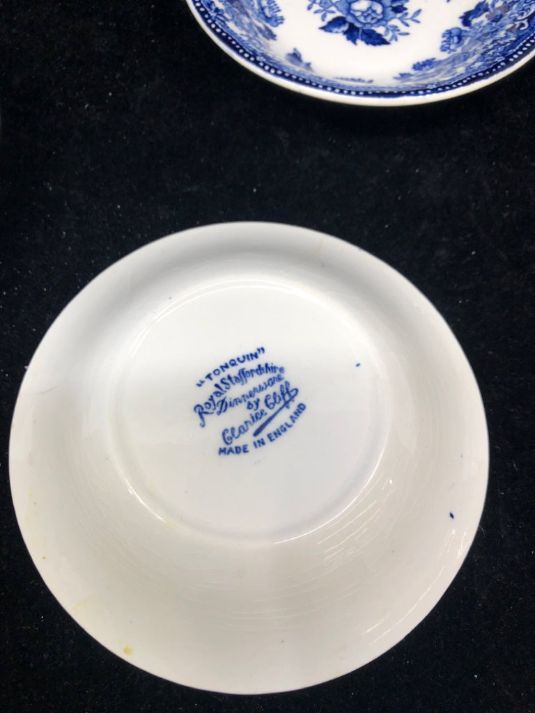 VTG 3 BLUE/WHITE SMALL BOWLS.
