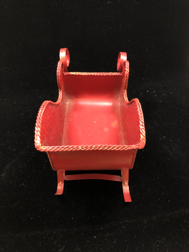 RED METAL SLEIGH PLANTER.