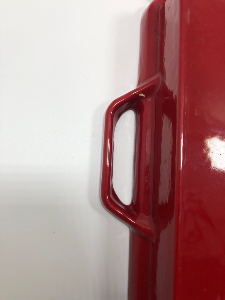 HEAVY RED STONEWARE BAKING DISH W/LID.