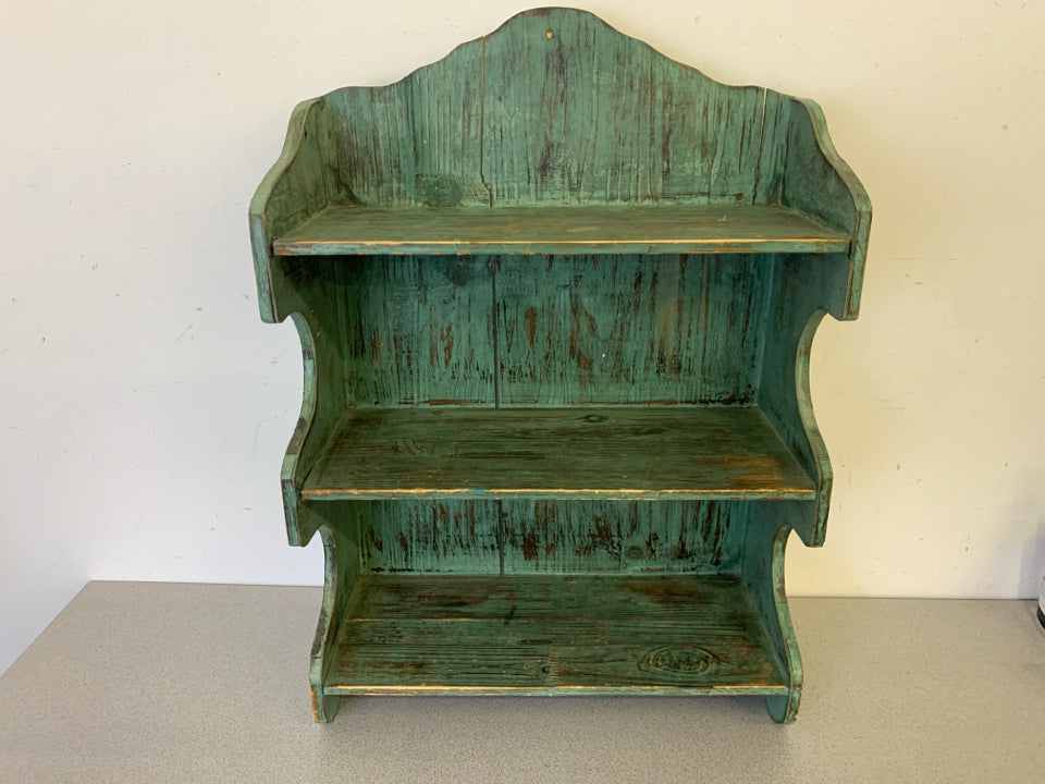 GREEN DISTRESSED WOOD 3 SHELF WALL HANGING.