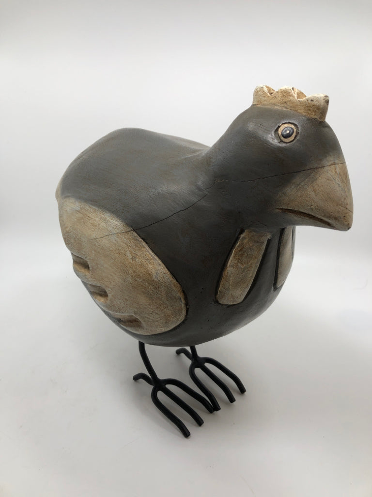 WOODEN GREY CHICKEN DECOR W/METAL LEGS.