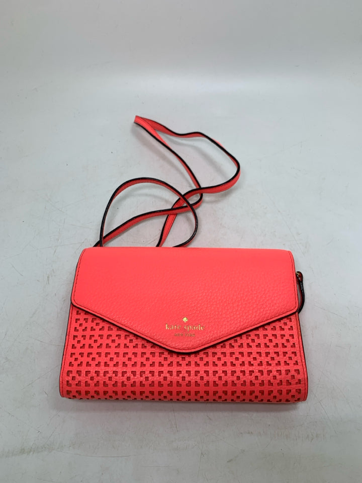 Winni Wakefield Lane Crossbody Suprise Coral