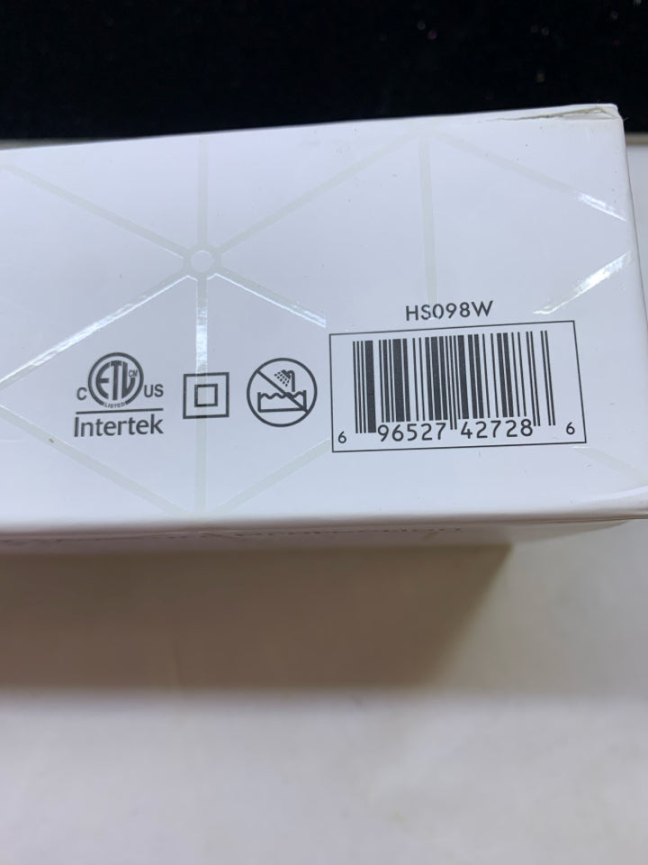 GEM 1" DIGITAL STYLING IRON.