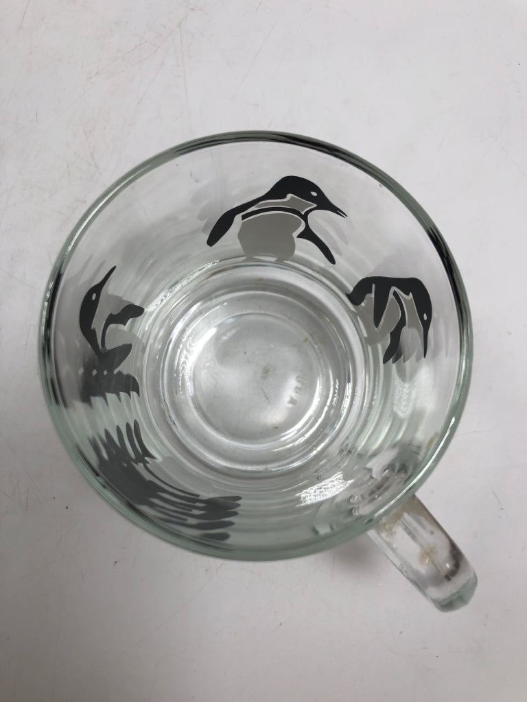 4 PENGUIN GLASS MUGS.