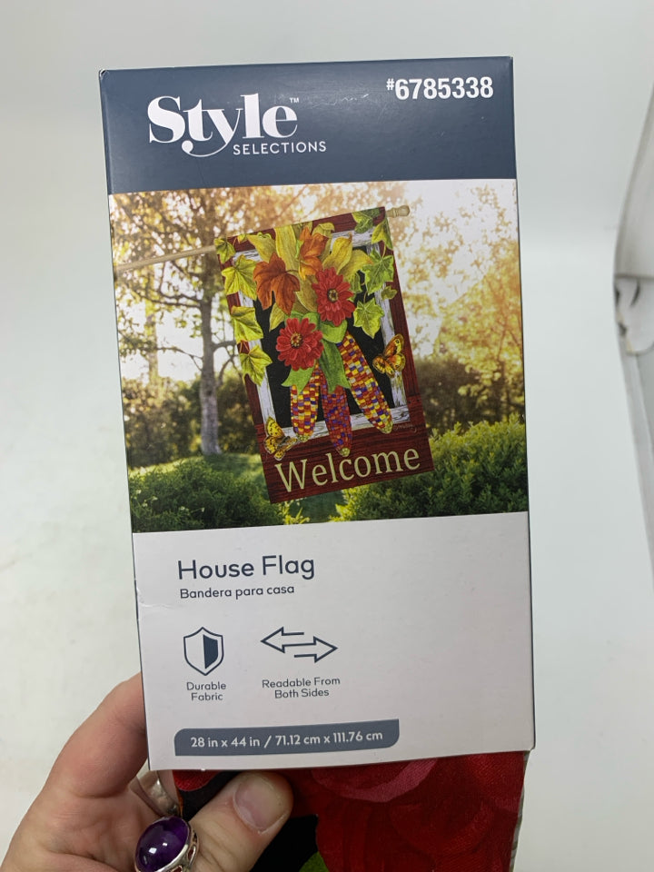 NIP FALL THEMED HOUSE FLAG.