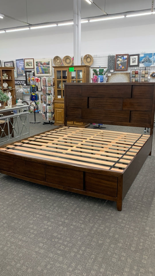 KING SIZE DK WOOD BEDFRAME W/2 DRAWERS.