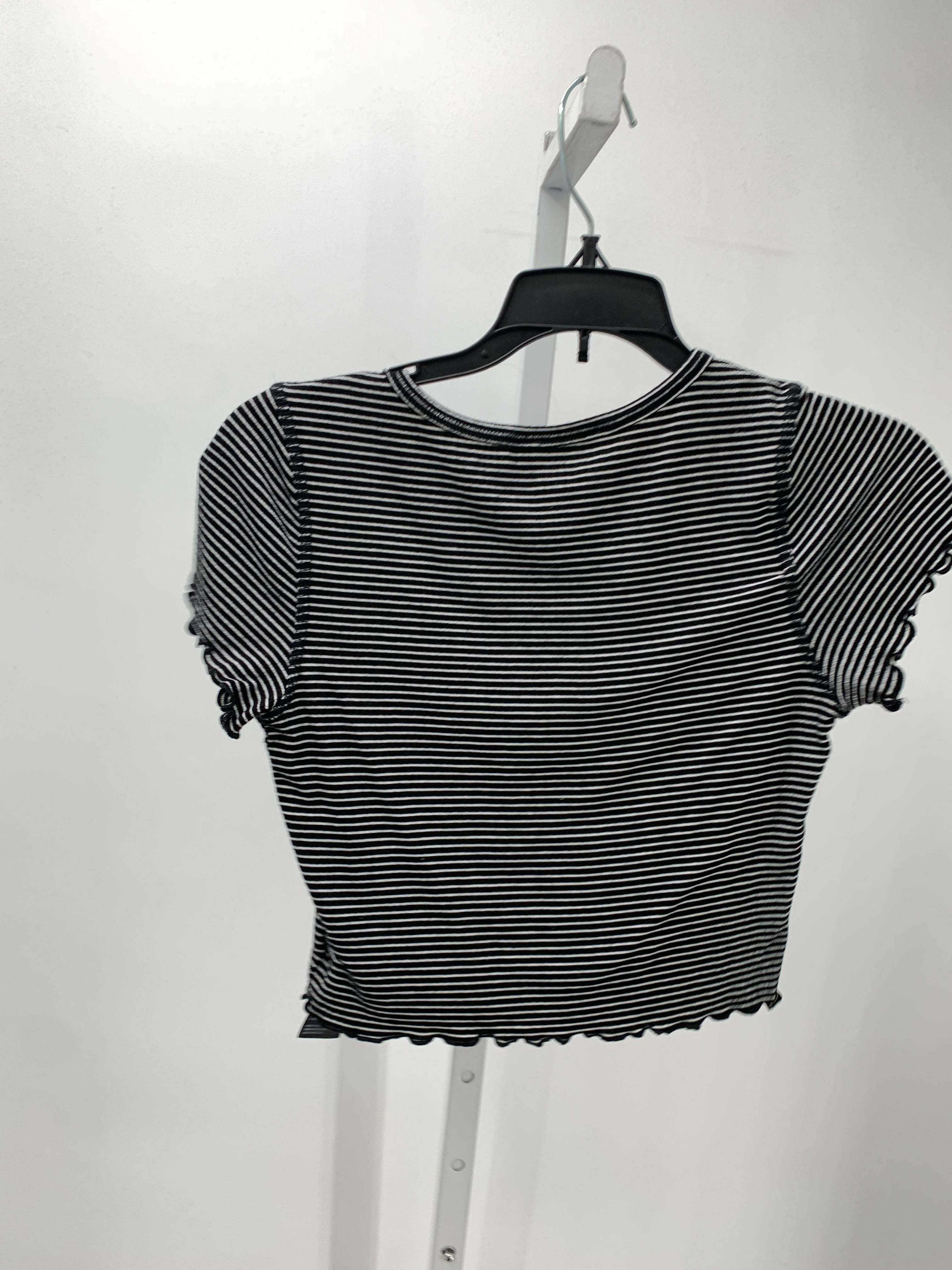 Size Small Juniors Short Sleeve Shirt