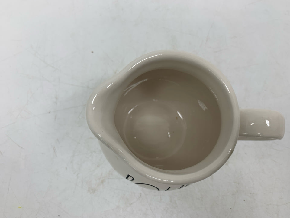 'POUR' CREAMER.