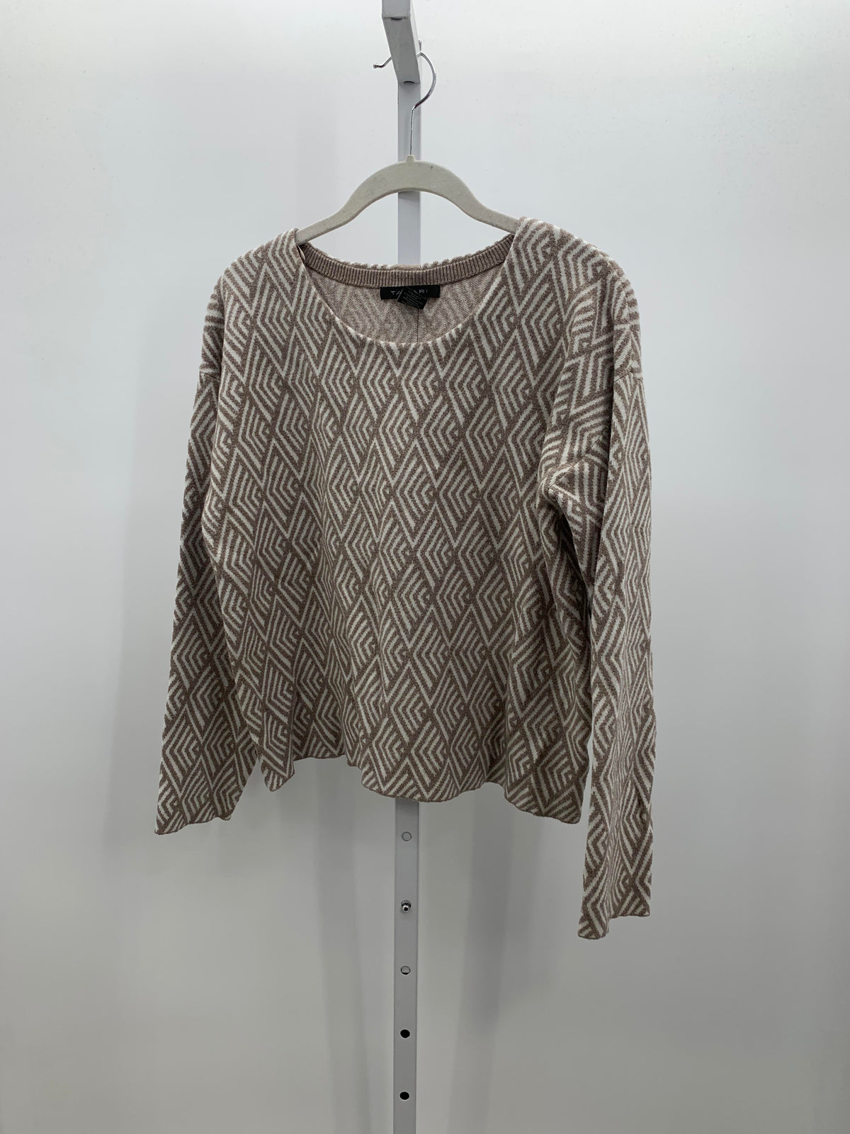 Tahari Size Large Misses Long Slv Sweater