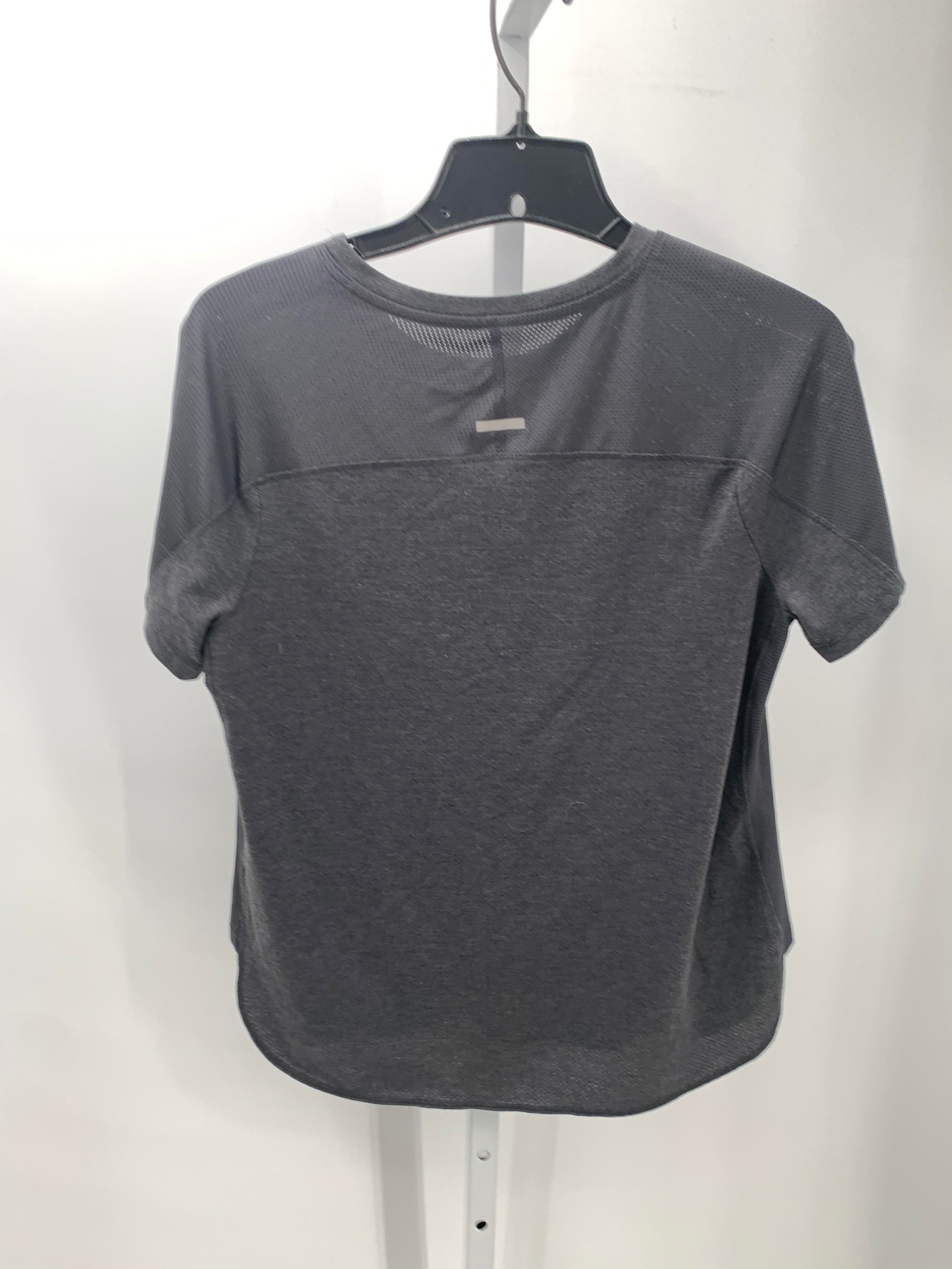 Avia Size Medium Misses Short Sleeve Shirt