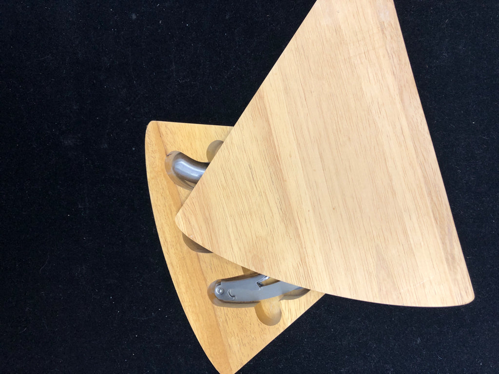 WOOD TRIANGLE CHEESE BOARD W/ 3 SPREADING UTENSILS.