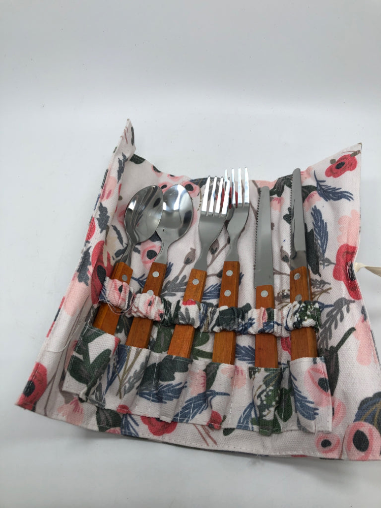5PC FLORAL PICNIC BAG W/WICKER BOTTOM.