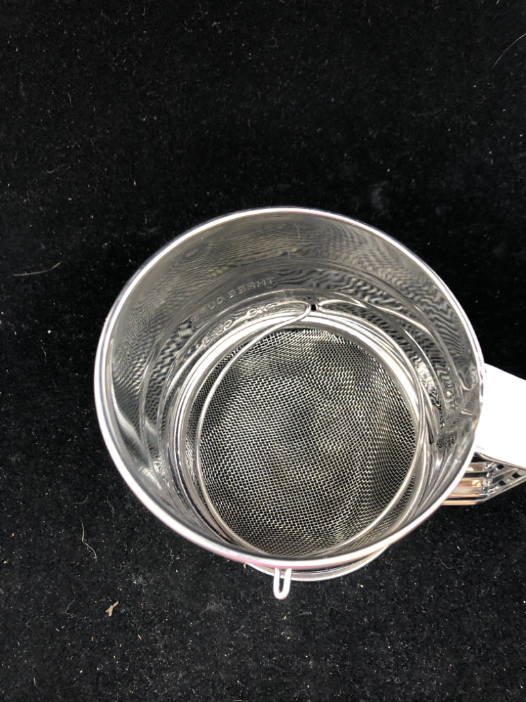 SILVER METAL SIFTER.
