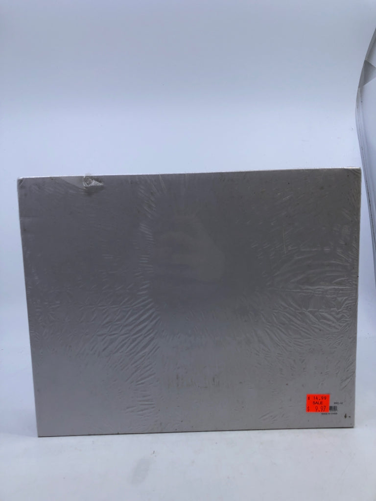 NIP 3PC BLACK GALLERY FRAMES.