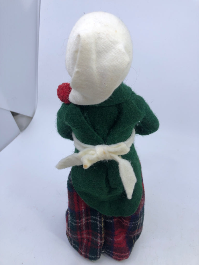 BYERS CHOICE BLONDE WOMAN IN GREEN COAT W MUFF-1985.