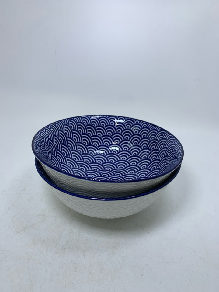 2 TEXTURED LARGE BLUE/WHITE SOUP RAMEN BOWLS.