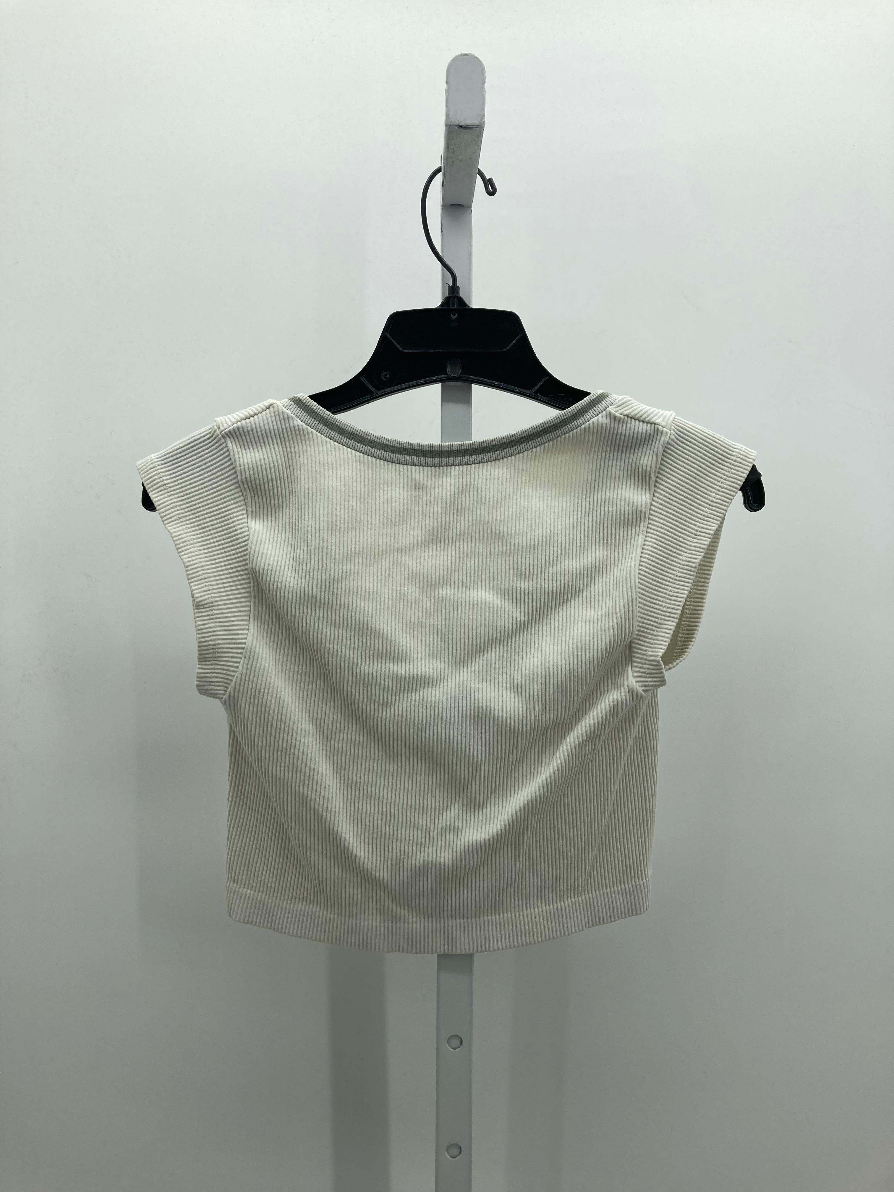 Size Medium Juniors Short Sleeve Shirt