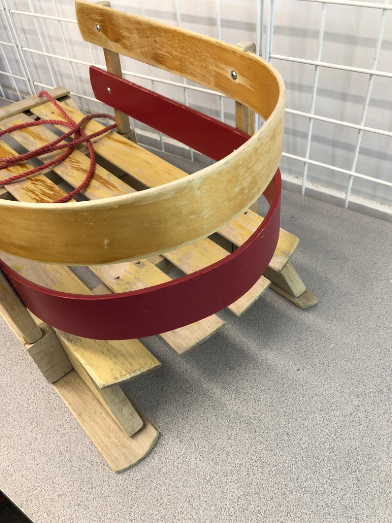 CANADIAN WOOD SLED DECOR.