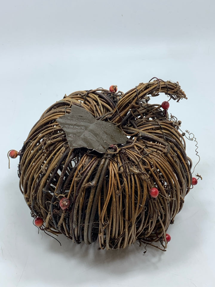 WOVEN TWIG PUMPKIN W/BERRIES.