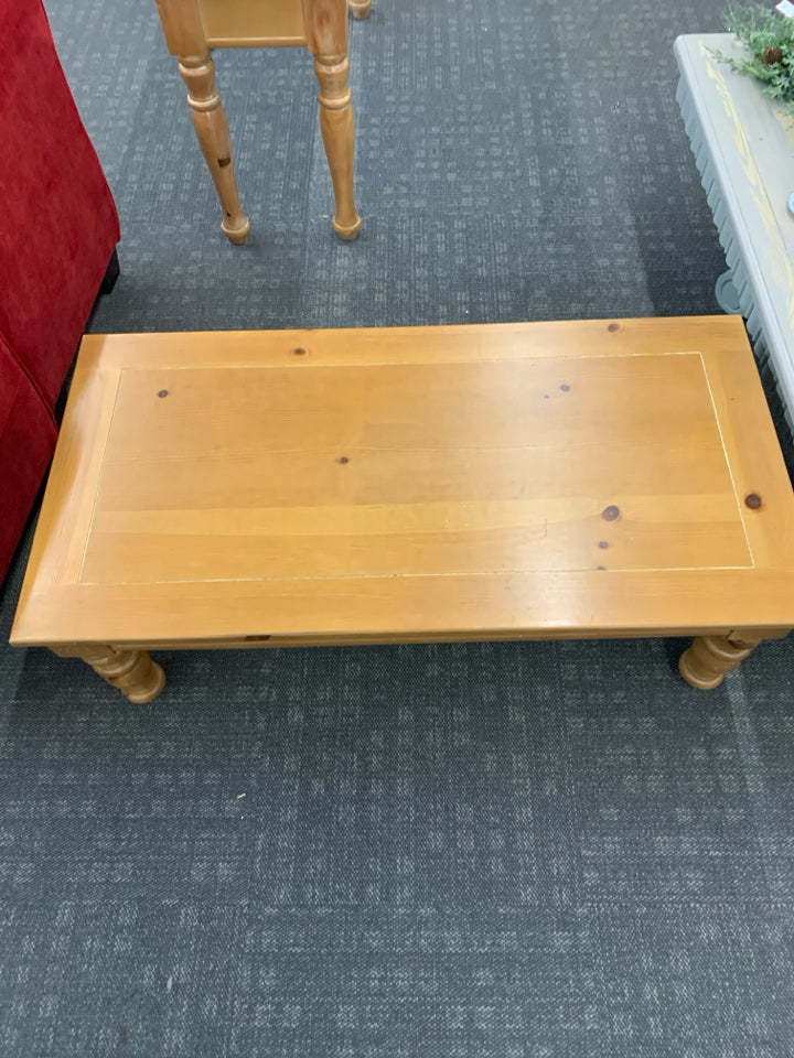 SOLID WOOD COFFEE TABLE.