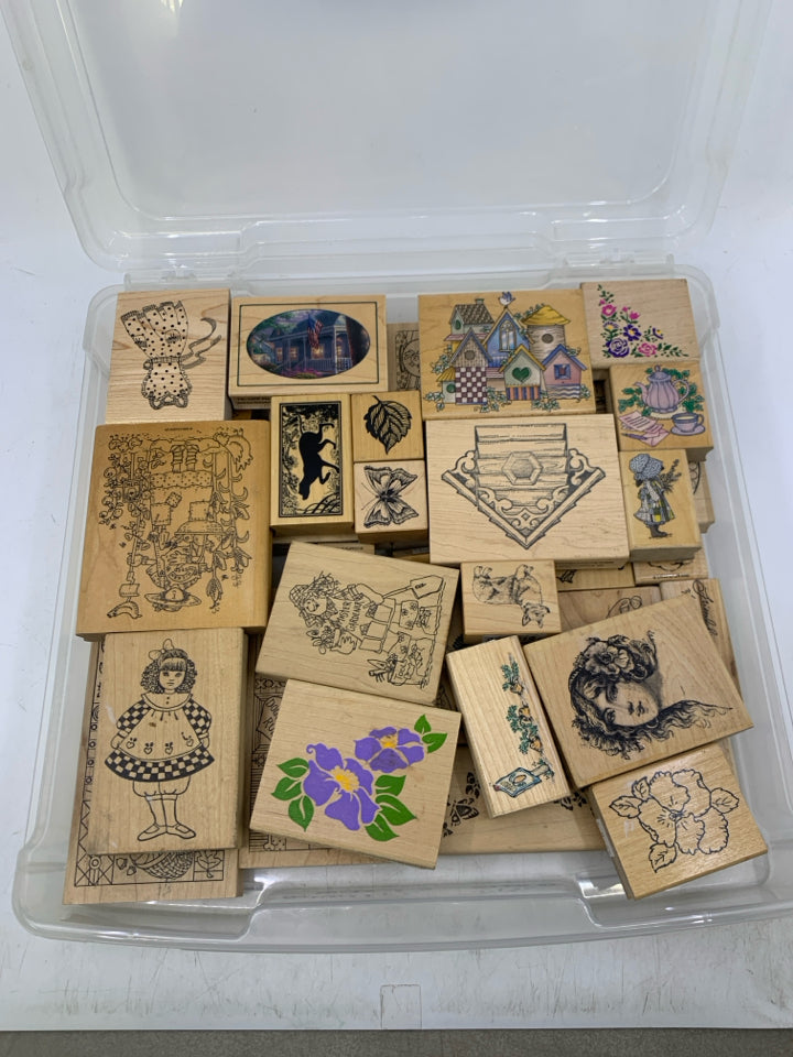40 ASSORTED STAMPS IN PLASTIC CASE.