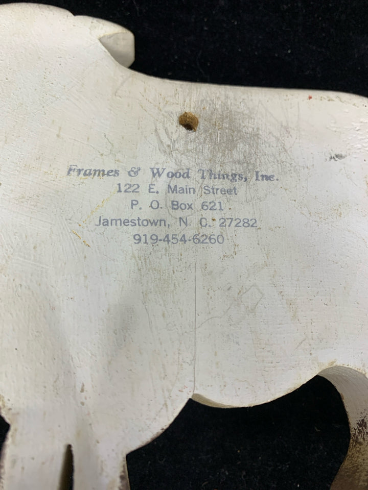 WOOD WHITE SHEEP WITH PEG.