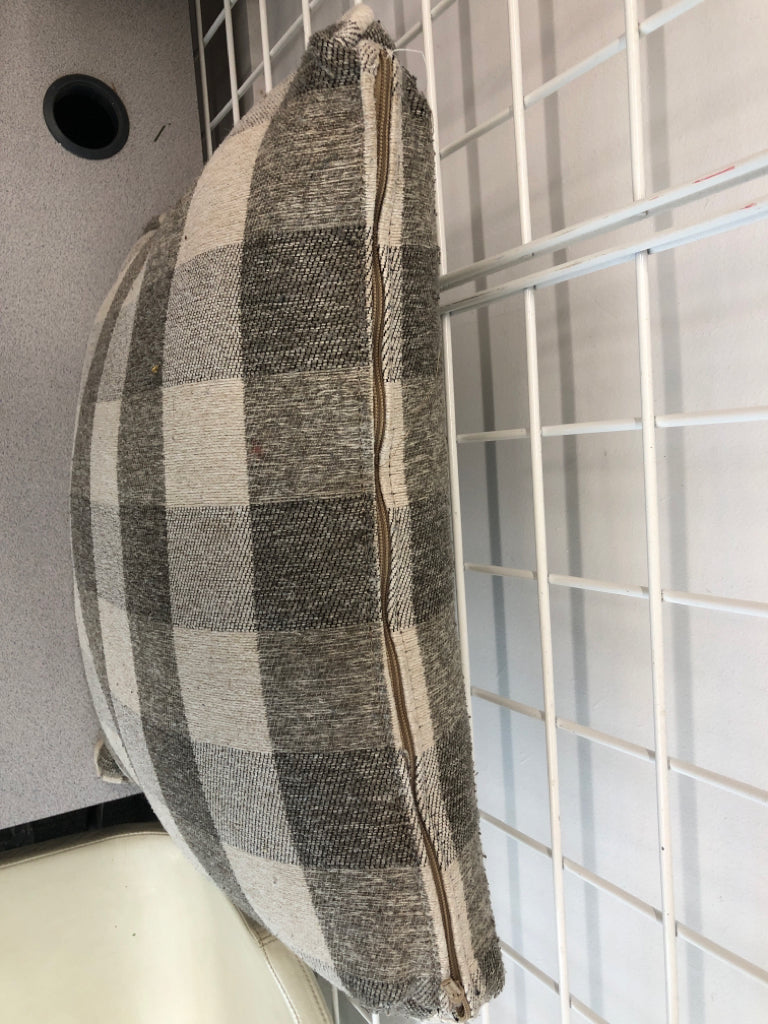 GREY PLAID PILLOW.