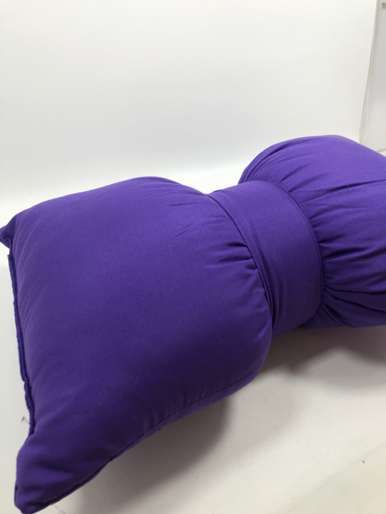 SM PURPLE BOW PILLOW.