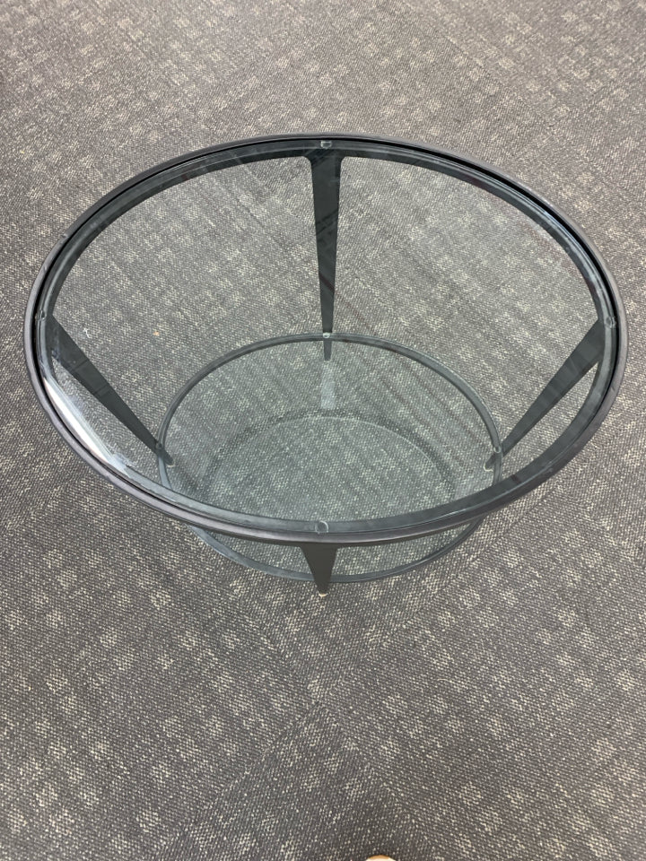 OVAL BLACK/GLASS SIDE TABLE.