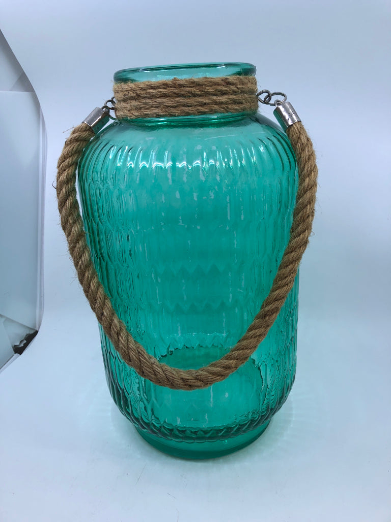 LARGE TEAL GLASS LANTERN W/ROPE HANDLE.