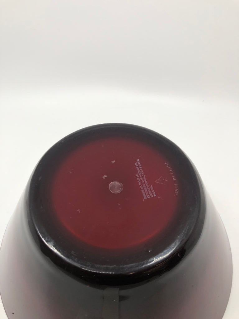 OMBRE RED PLASTIC SERVING BOWL.