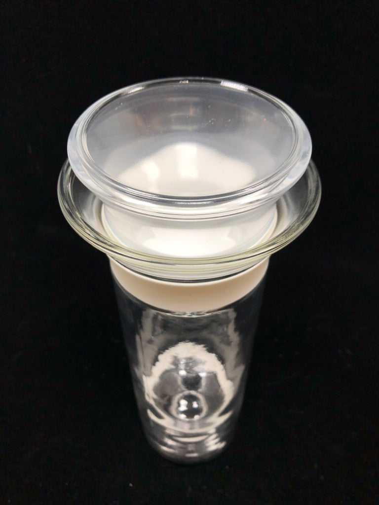 GLASS WINE SAVING CARAFE W/FLOATING AIR LOCK.