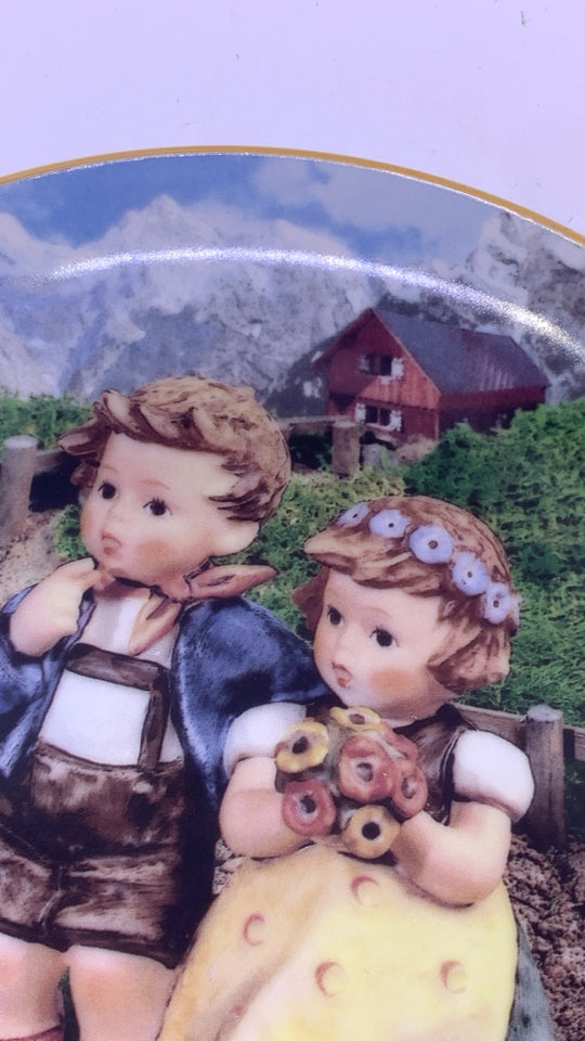 2 HUMMEL KIDS PLATE.