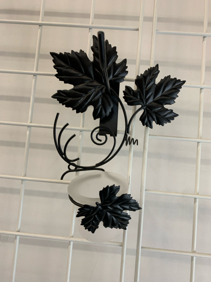 GRAPE LEAF METAL WALL SCONCE W/CANDLE HOLDER.
