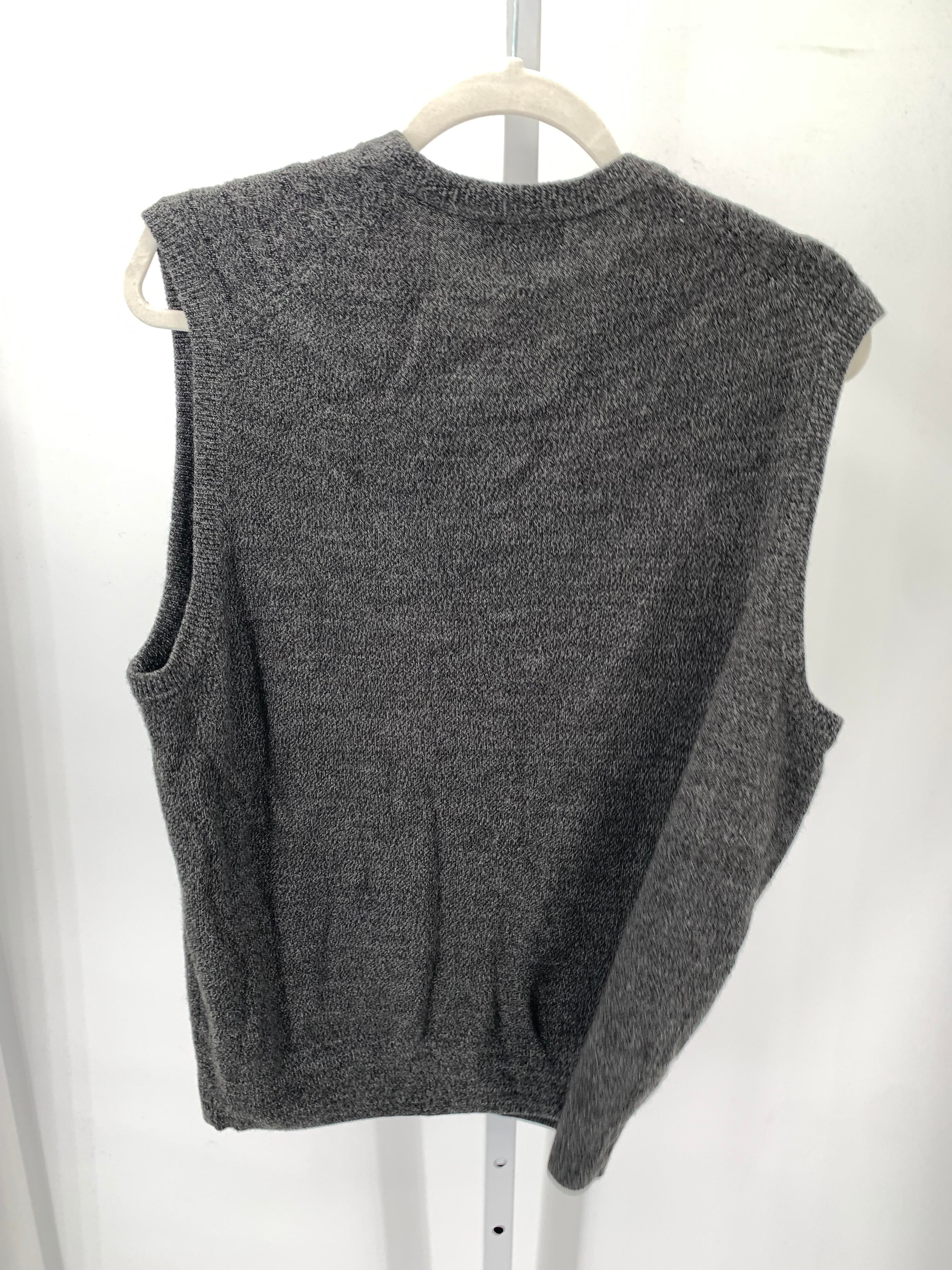 CABLE KNIT SWEATER VEST