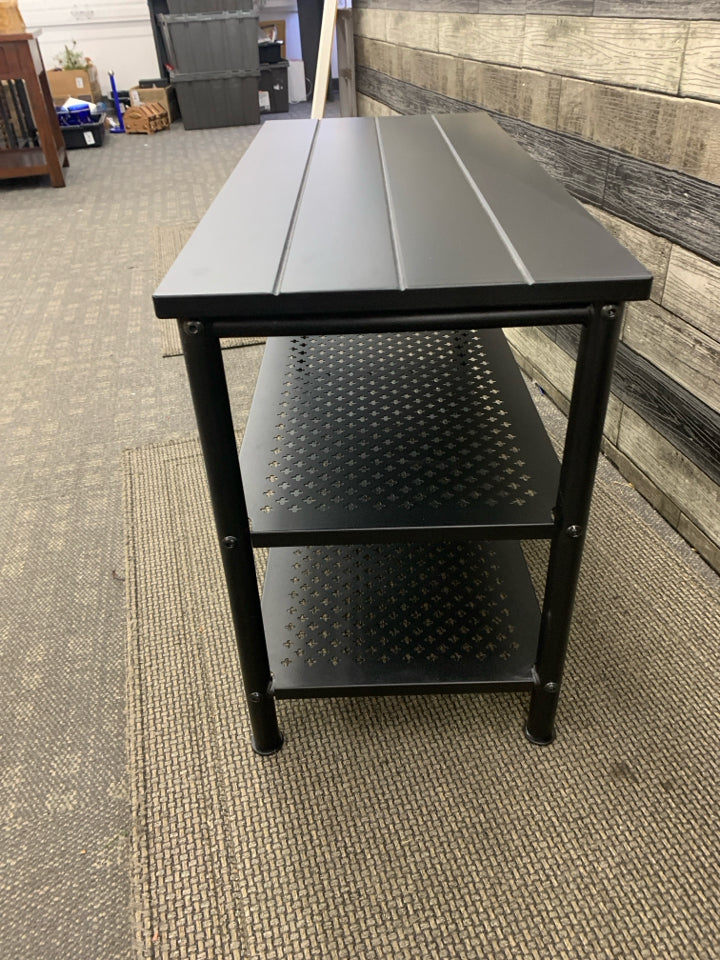 BLACK METAL BENCH W/2 SHELVES UNDERNEATH.