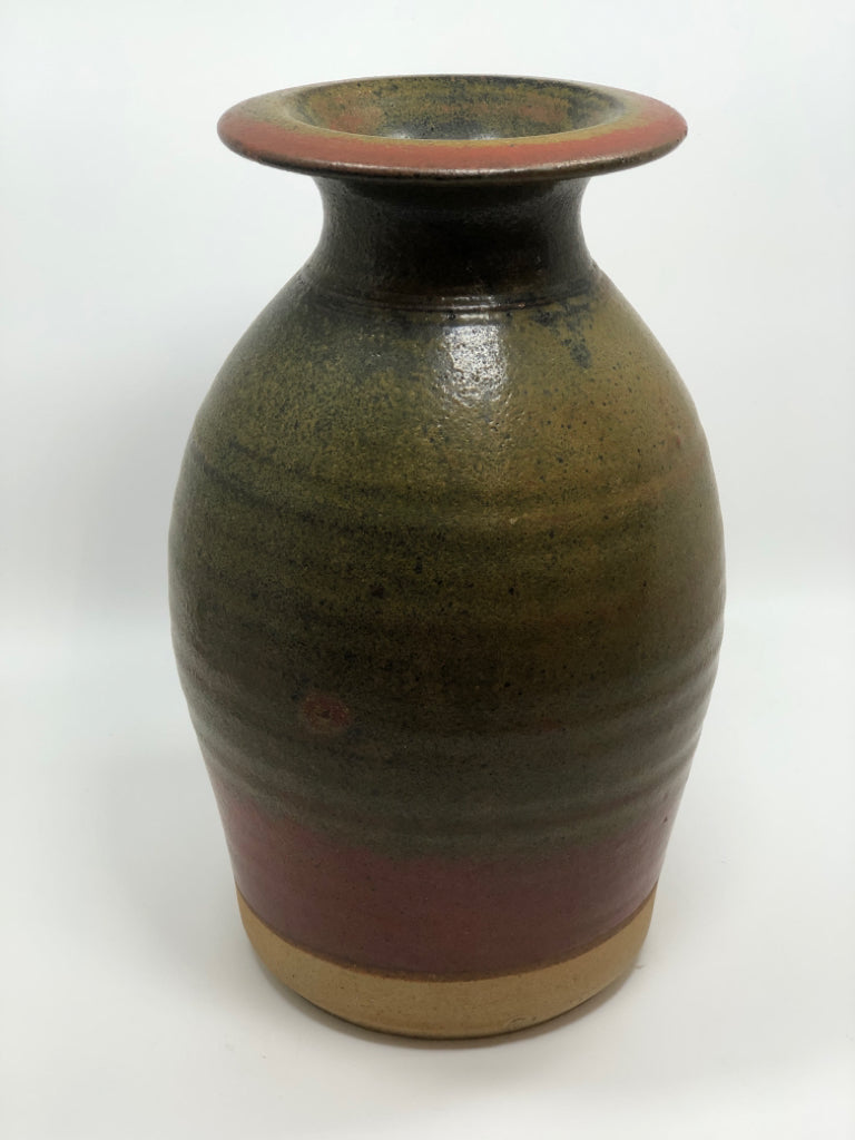 GREEN/RED/TAN POTTERY VASE W/FLARED TOP.
