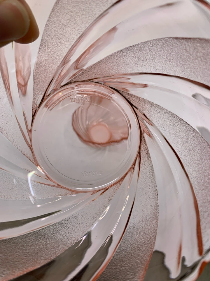 4 PINK GLASS SWIRL DESSERT BOWLS.
