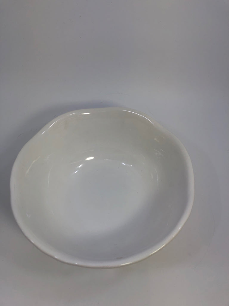 WHITE SCALLOP SERVING BOWL.