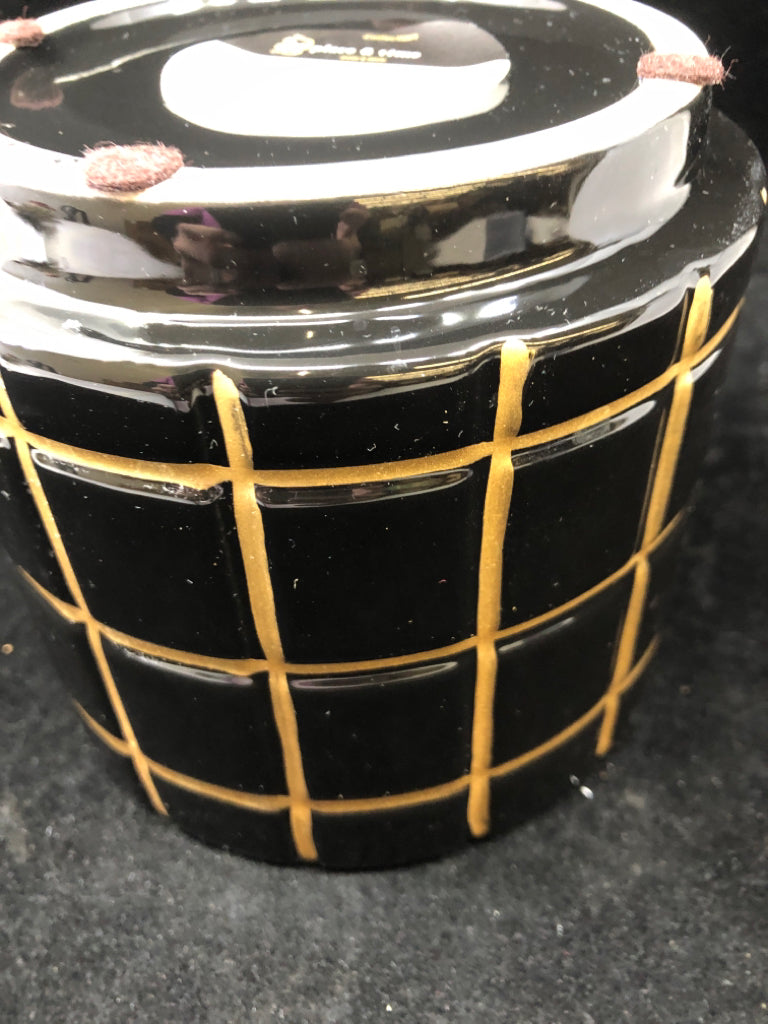 BLACK AND GOLD PLANTER.