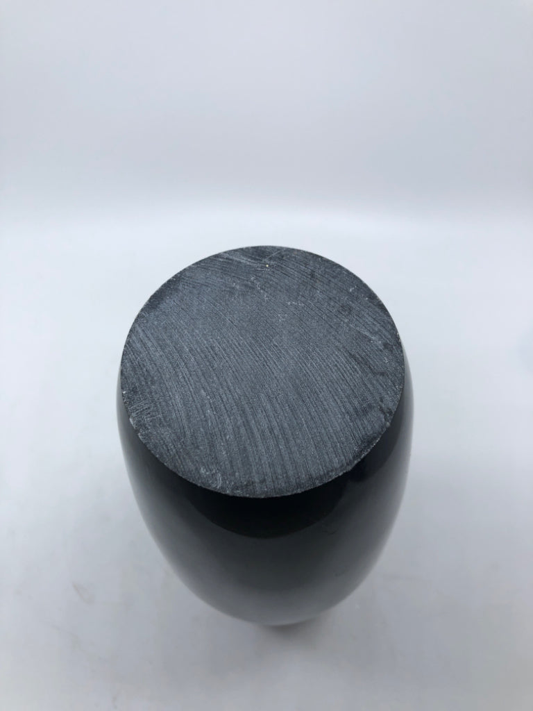 BLACK MARBLE VASE W/ETCHED MOUNTAIN DESIGN.